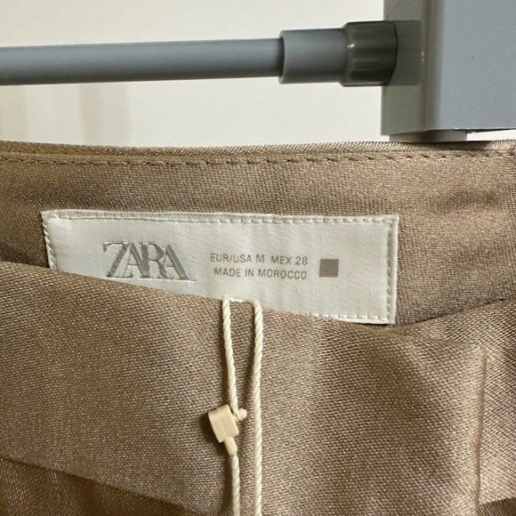 NWT Zara Women’s beige Satin Pants- M - Picture 4 of 7